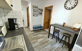 Highland Home - Cozy Apartments Near City Center